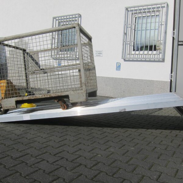 Auffahrrampe Verladesteg Aluminium 3m lang 1m breit Typ SL starr Tragkraft bis 600kg